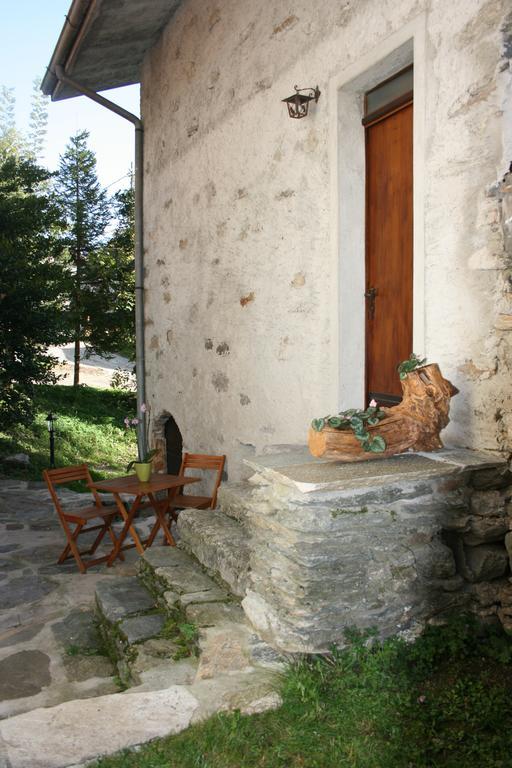 Casa Bucaneve & Ciclamino Gravedona Chambre photo